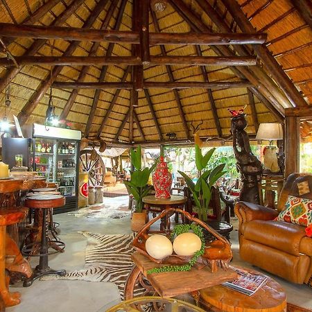 Wielewaal Bush Lodge Marloth Park Buitenkant foto