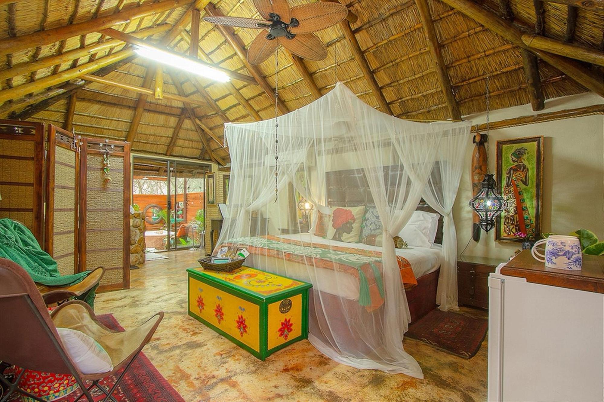 Wielewaal Bush Lodge Marloth Park Buitenkant foto