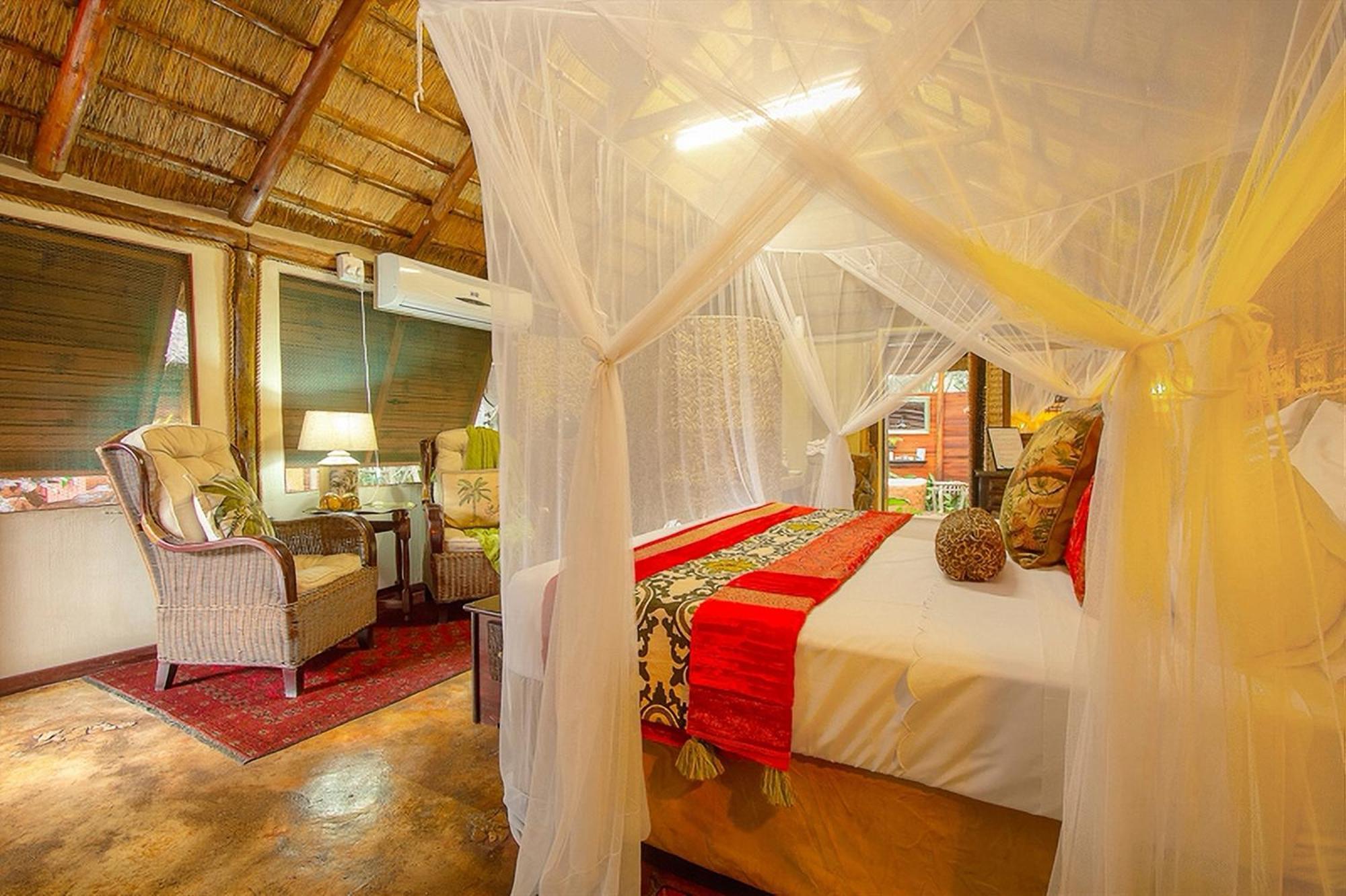 Wielewaal Bush Lodge Marloth Park Buitenkant foto